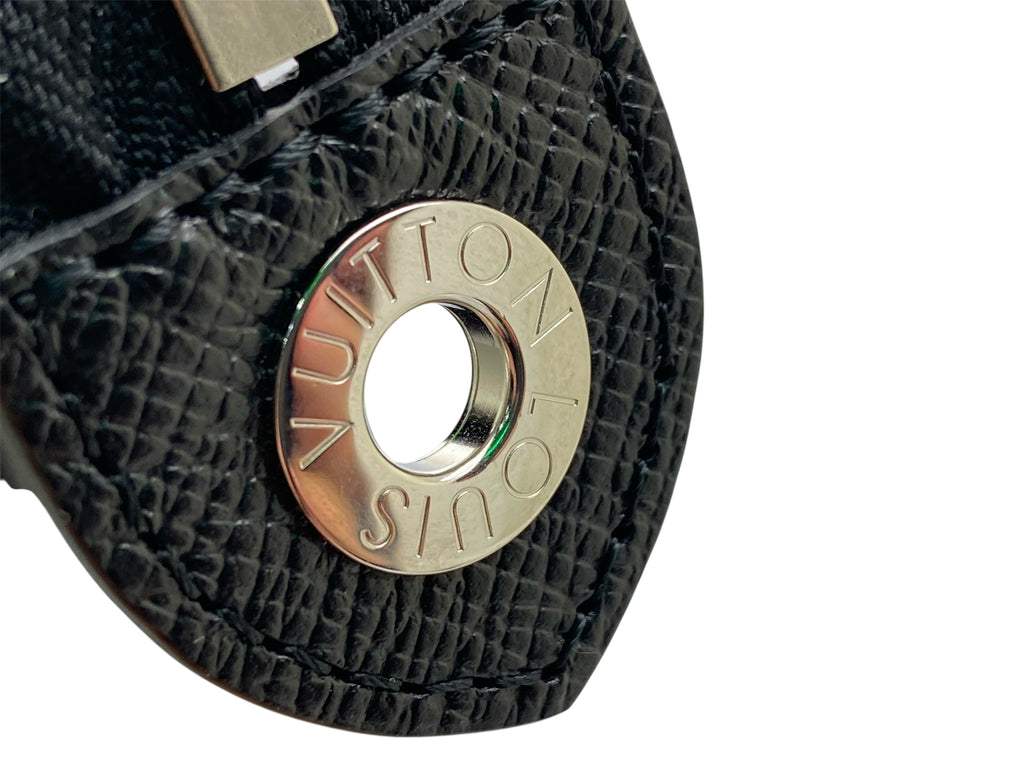 LOUIS VUITTON POCHETTE - TAIGA BLACK